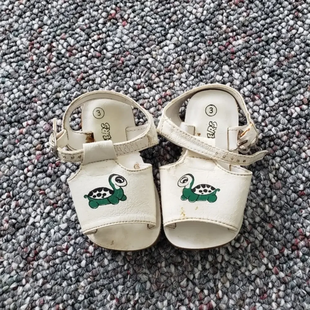 Vintage 70s Turtle Baby Sandals‎